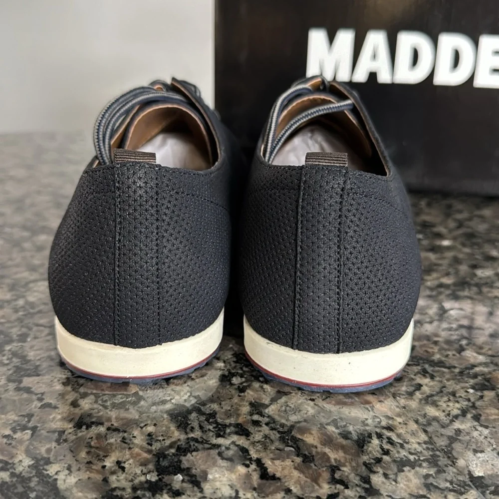 Steve Madden book navy suede NIB 11.5